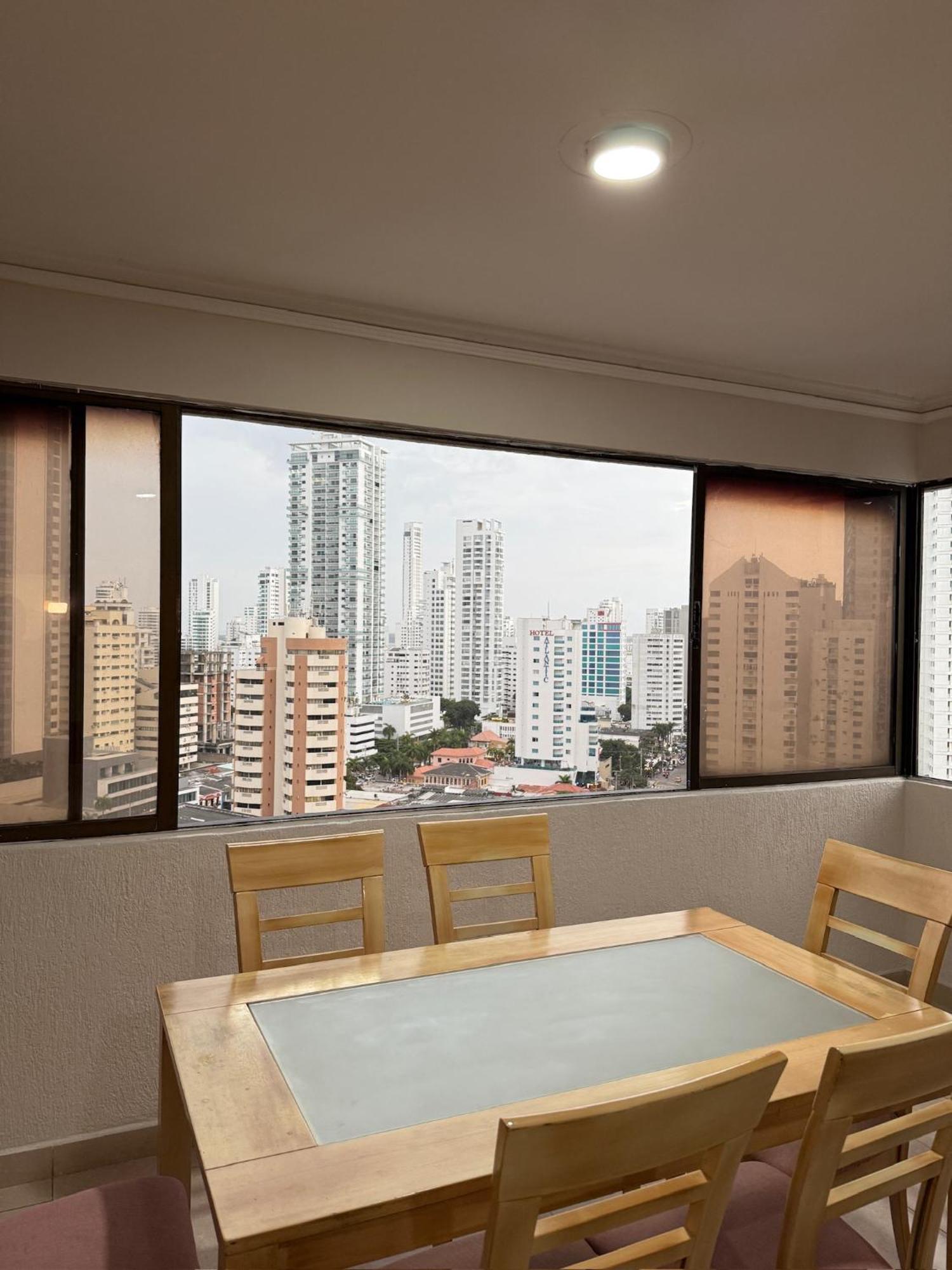 1702at Apartamento *